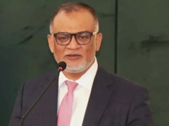 প্রবাসীদের জন্য ন্যায্য ভাড়া চাইলেন বিমান উপদেষ্টা