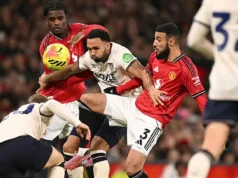 ঘরের মাঠে এগিয়ে থেকেও জয় হারাল ম্যানচেস্টার ইউনাইটেড