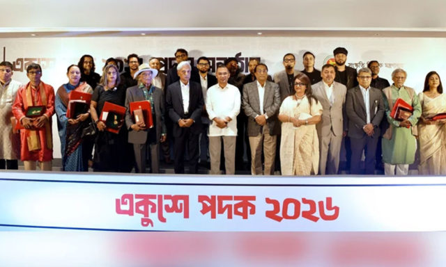pm tarique rahman with ekushe award winners