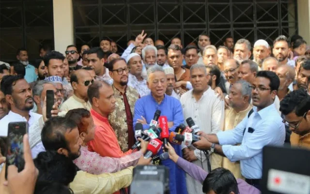 অর্থমন্ত্রী আমীর খসরু মাহমুদ চৌধুরী