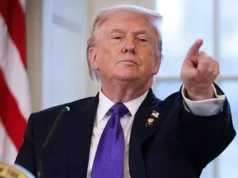 ইরানের জ্বালানি তেল ও খারগ দ্বীপের নিয়ন্ত্রণ চাই : ট্রাম্প