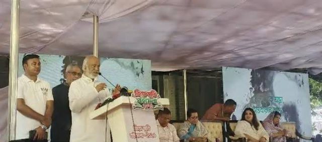 স্থানীয় সরকারমন্ত্রী / ছাত্রদের দেশের জন্য কাজ করতে হবে, তবে লেখাপড়া ছেড়ে নয়